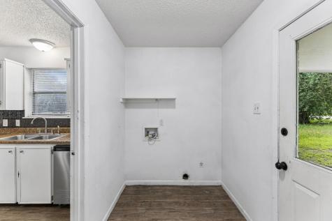 302 Harris Street Smithville TX 78957