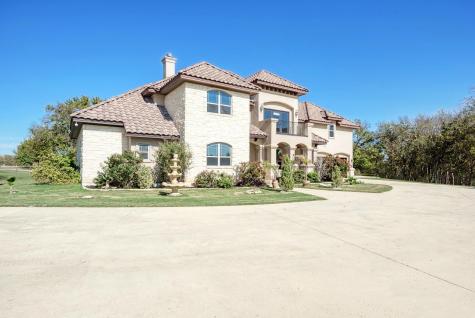 104 Spring Valley Street Hutto TX 78634