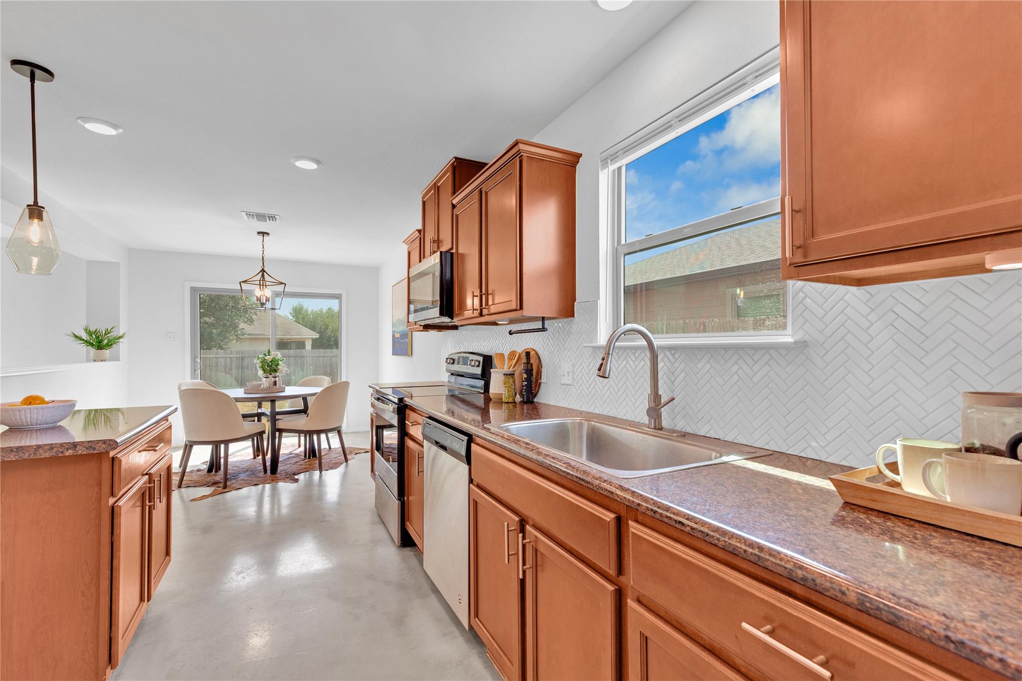 511 Estes Park Taylor TX 76574