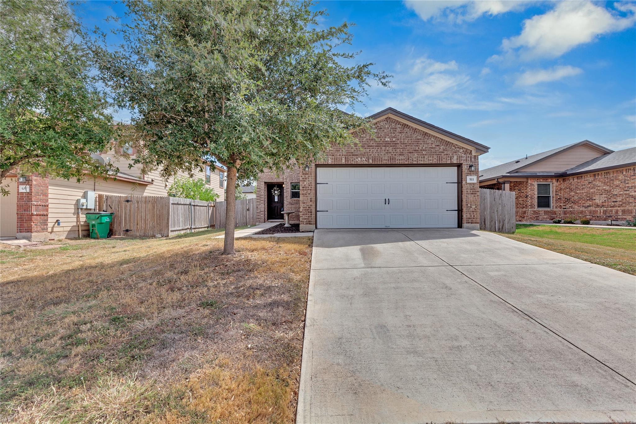 511 Estes Park Taylor TX 76574