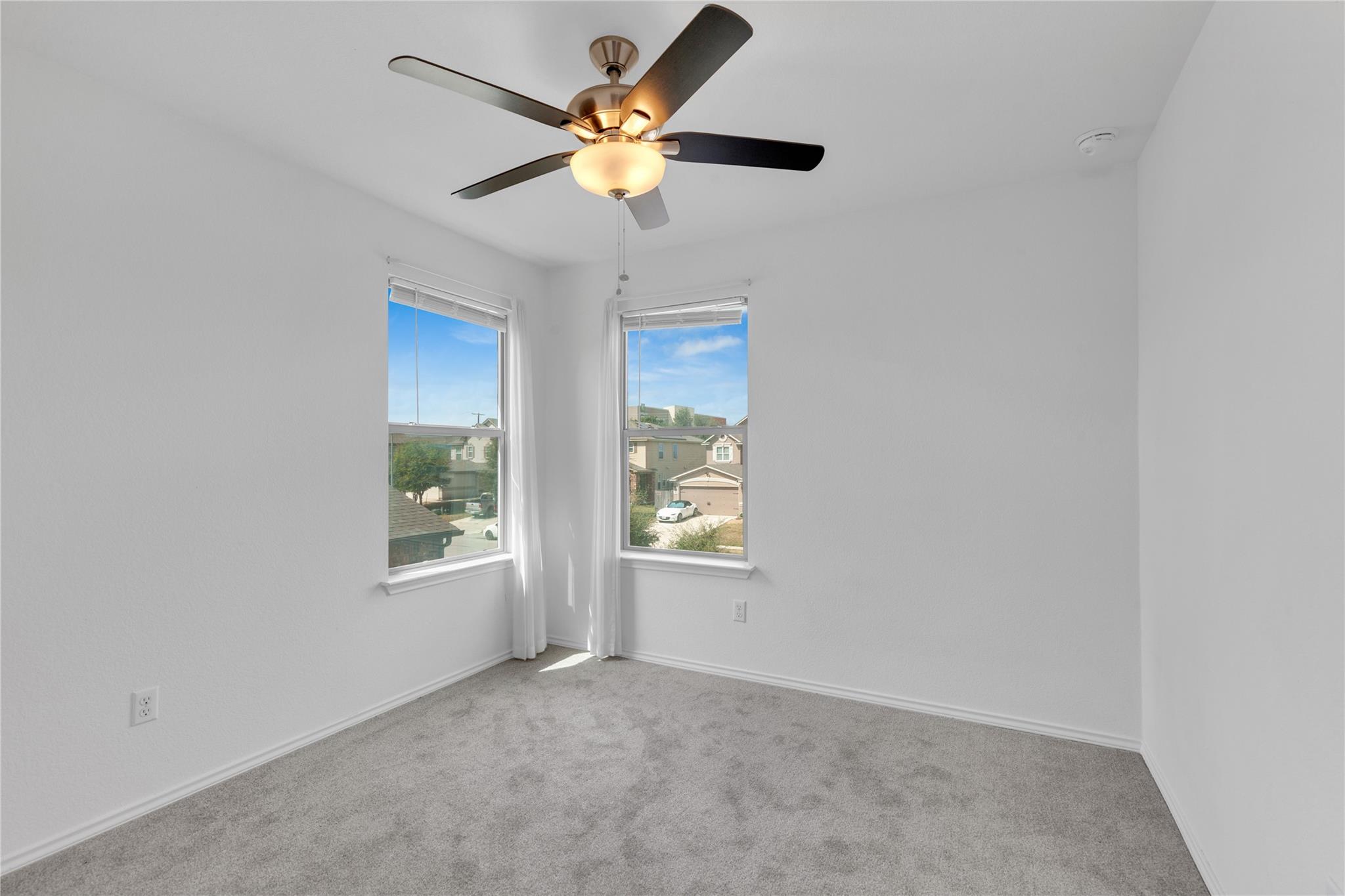 511 Estes Park Taylor TX 76574