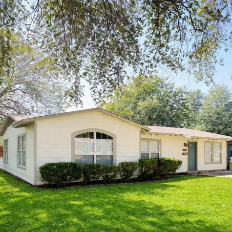 1403 Alcoa Avenue Rockdale TX 76567