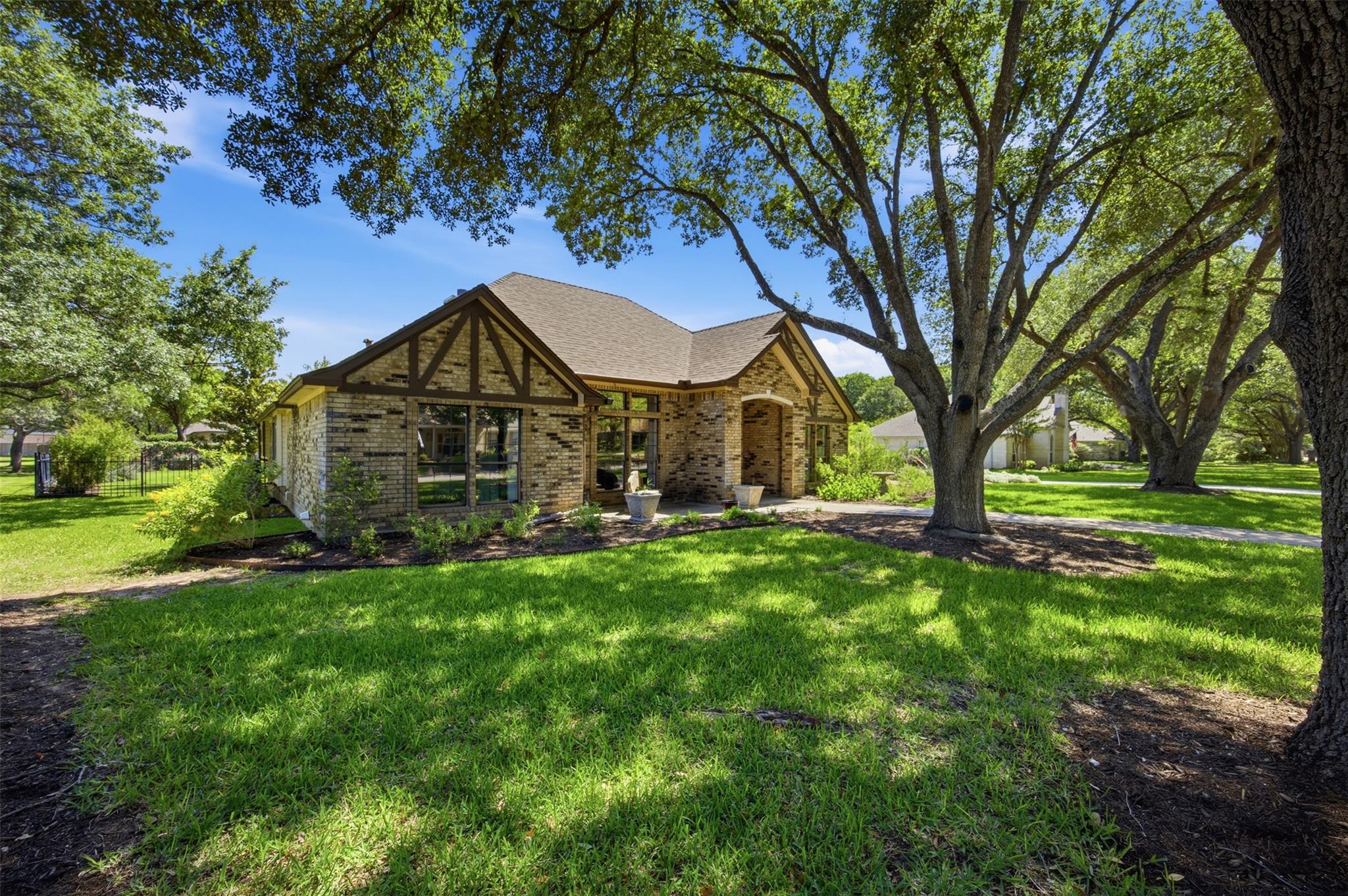 2 Meandering Way Round Rock TX 78664
