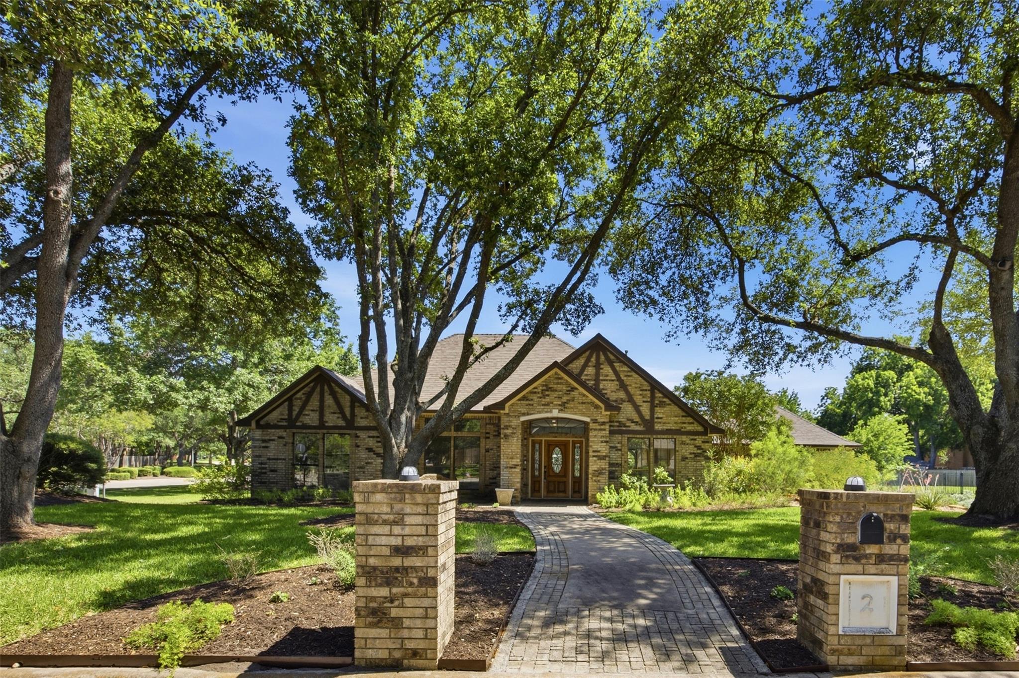 2 Meandering Way Round Rock TX 78664