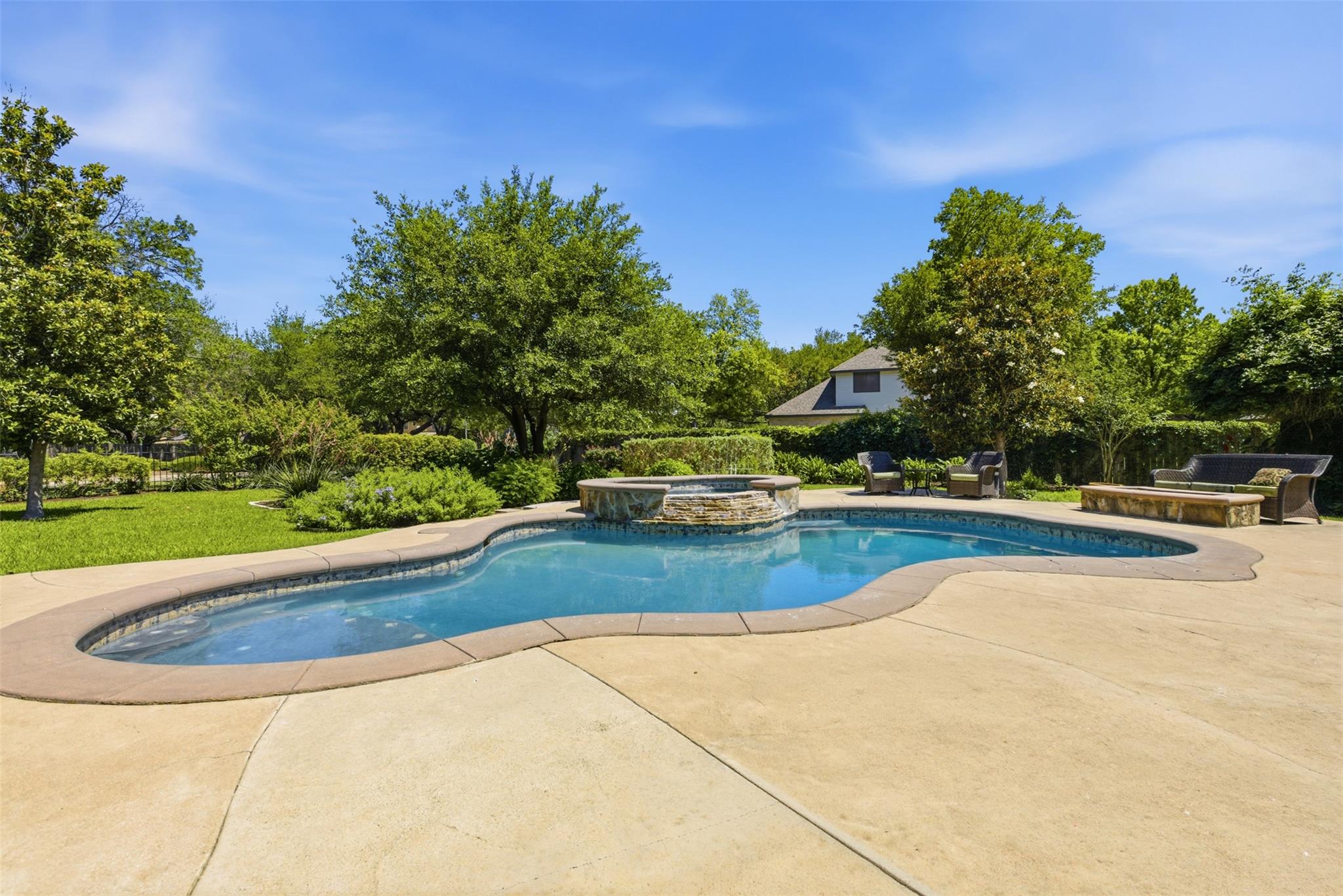 2 Meandering Way Round Rock TX 78664