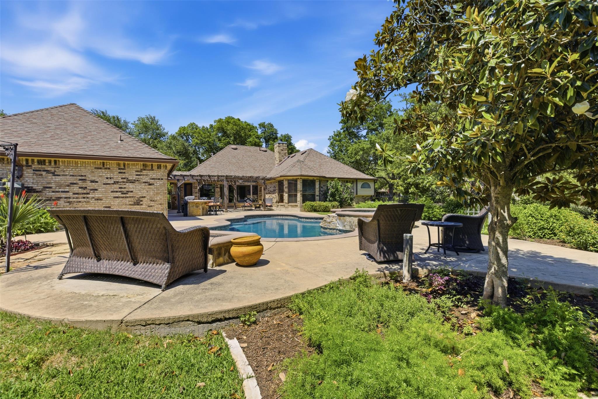 2 Meandering Way Round Rock TX 78664