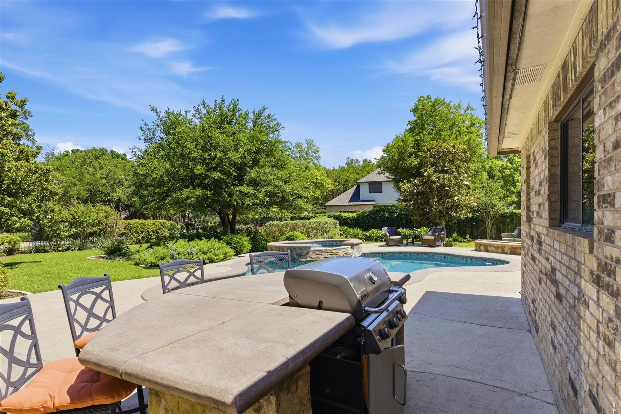 2 Meandering Way Round Rock TX 78664