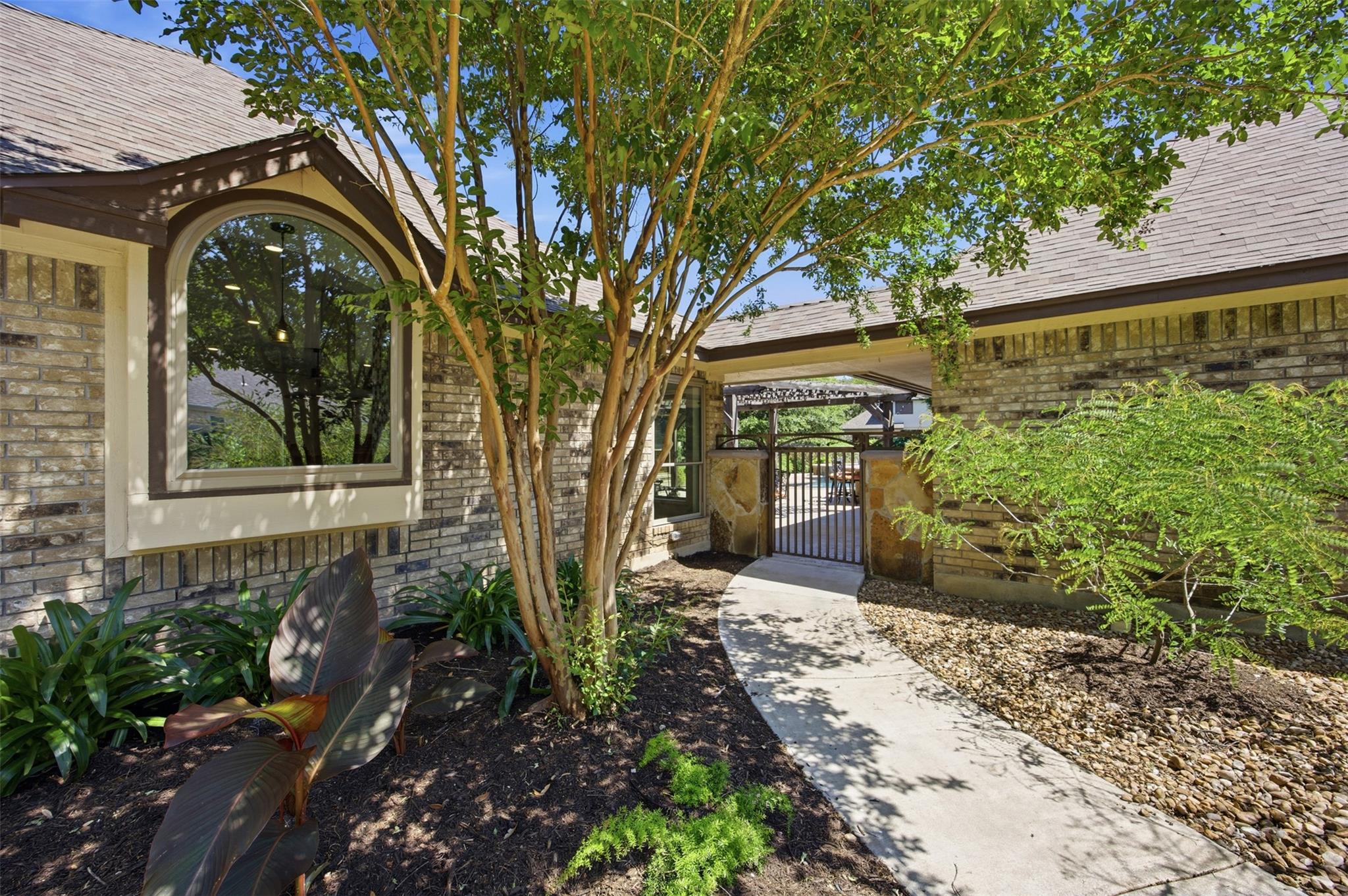 2 Meandering Way Round Rock TX 78664