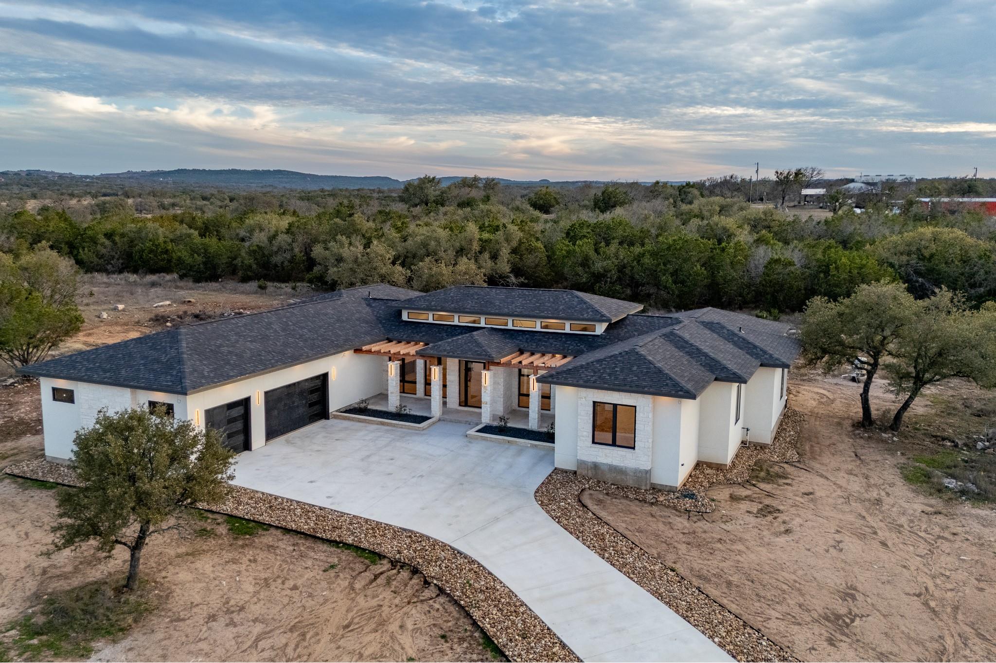 6425 Ranch Road 962 W Round Mountain TX 78663