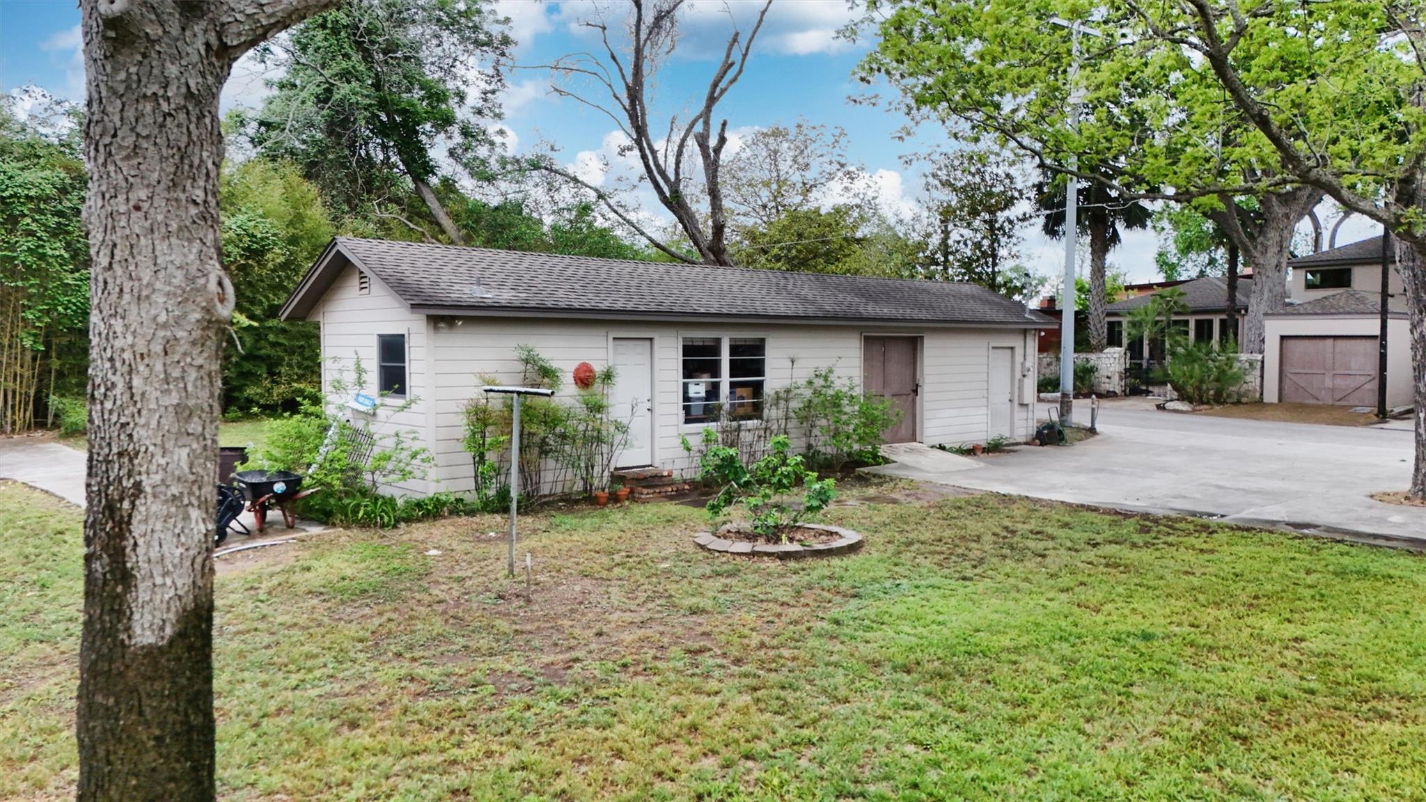 1807 Terminal Loop Road Mcqueeney TX 78123
