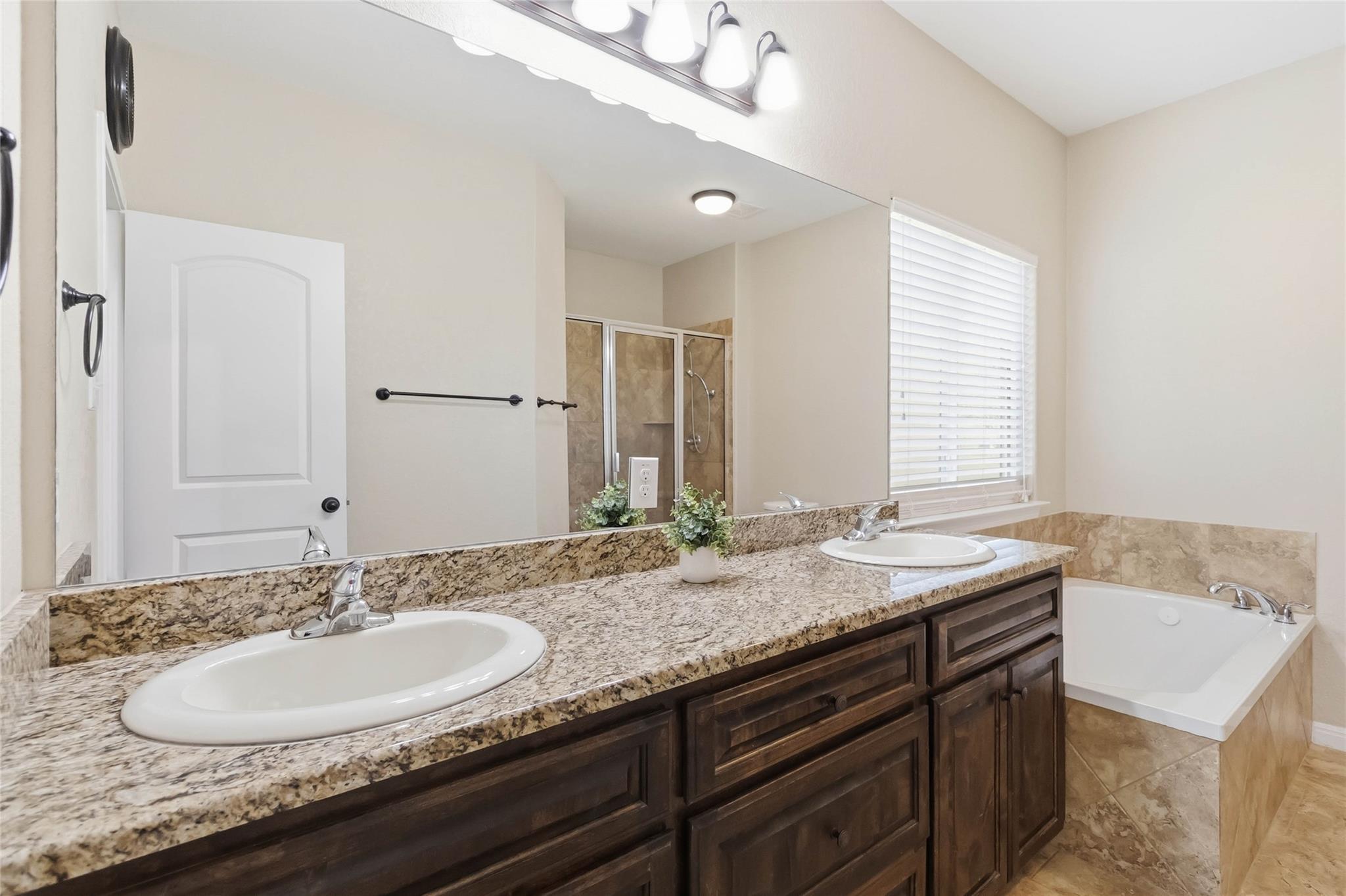 285 Hummingbird Way Martindale TX 78655