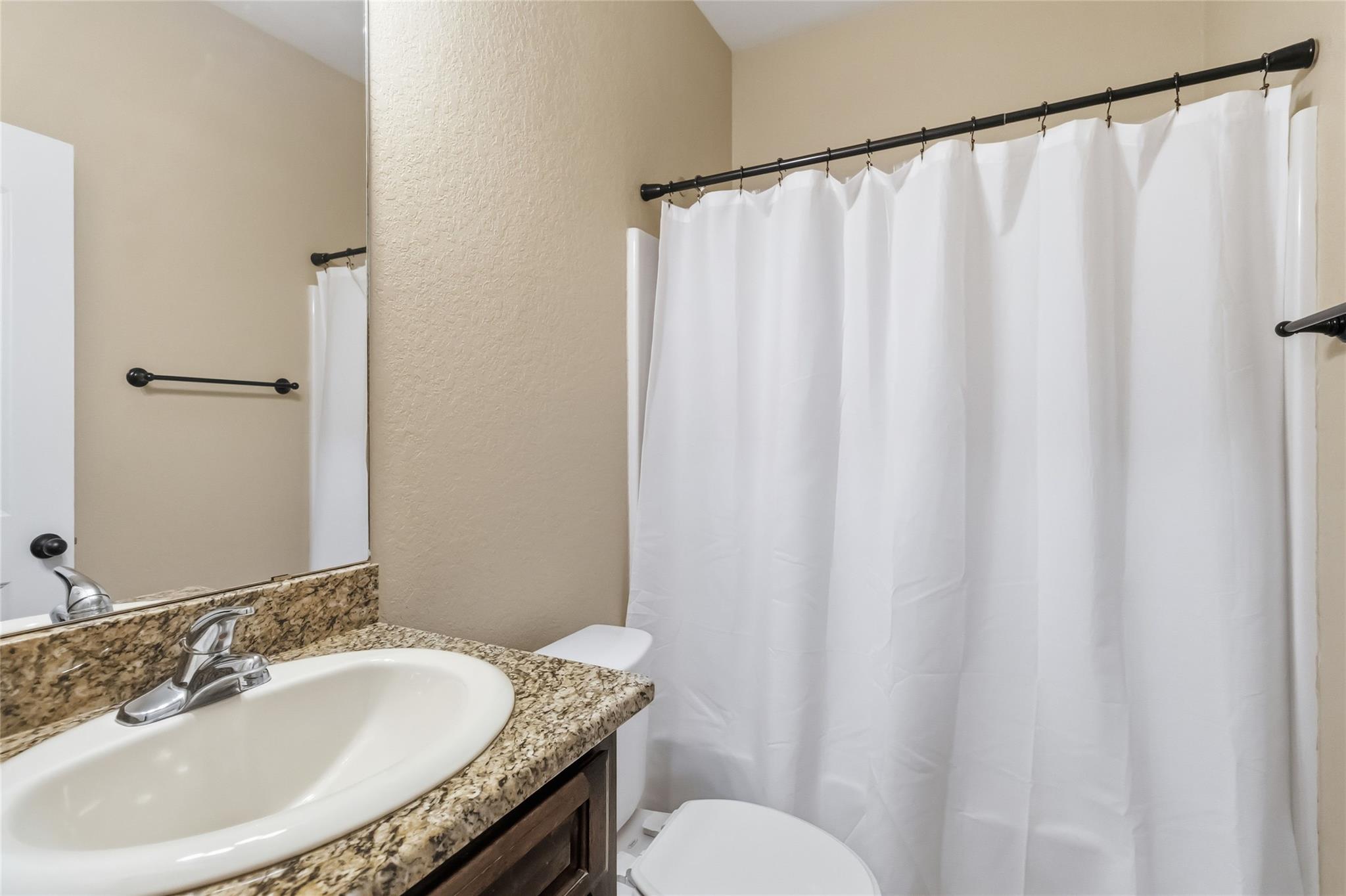 285 Hummingbird Way Martindale TX 78655
