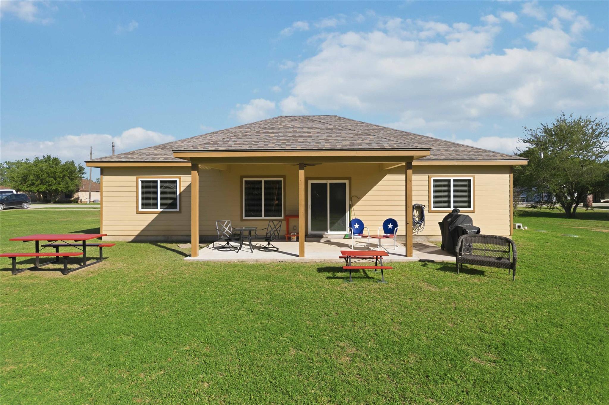 285 Hummingbird Way Martindale TX 78655