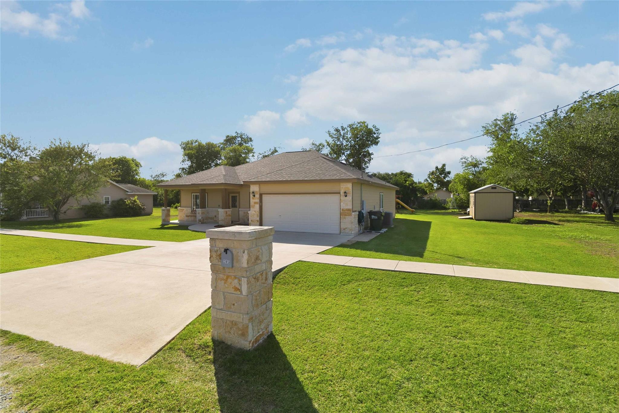 285 Hummingbird Way Martindale TX 78655
