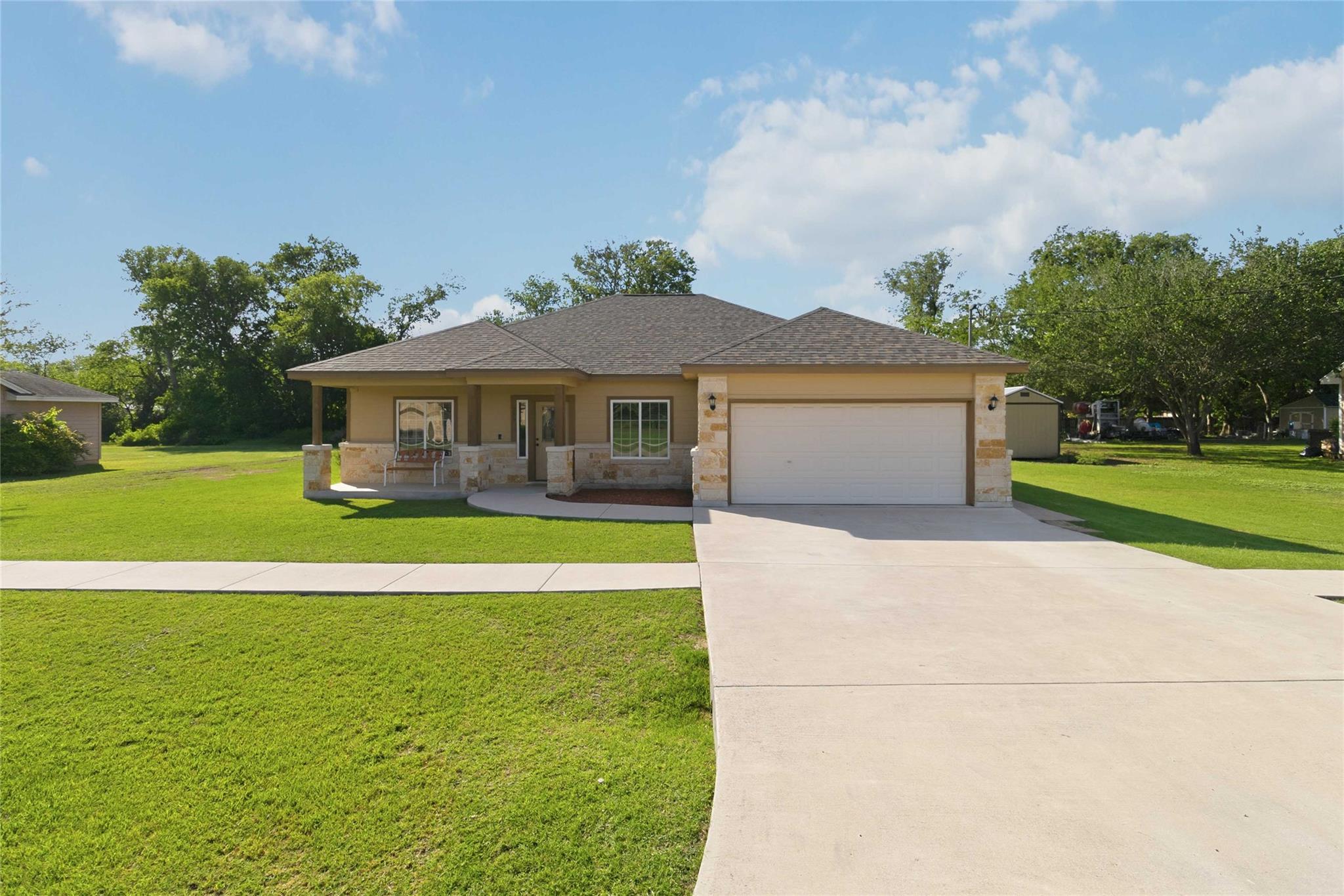 285 Hummingbird Way Martindale TX 78655