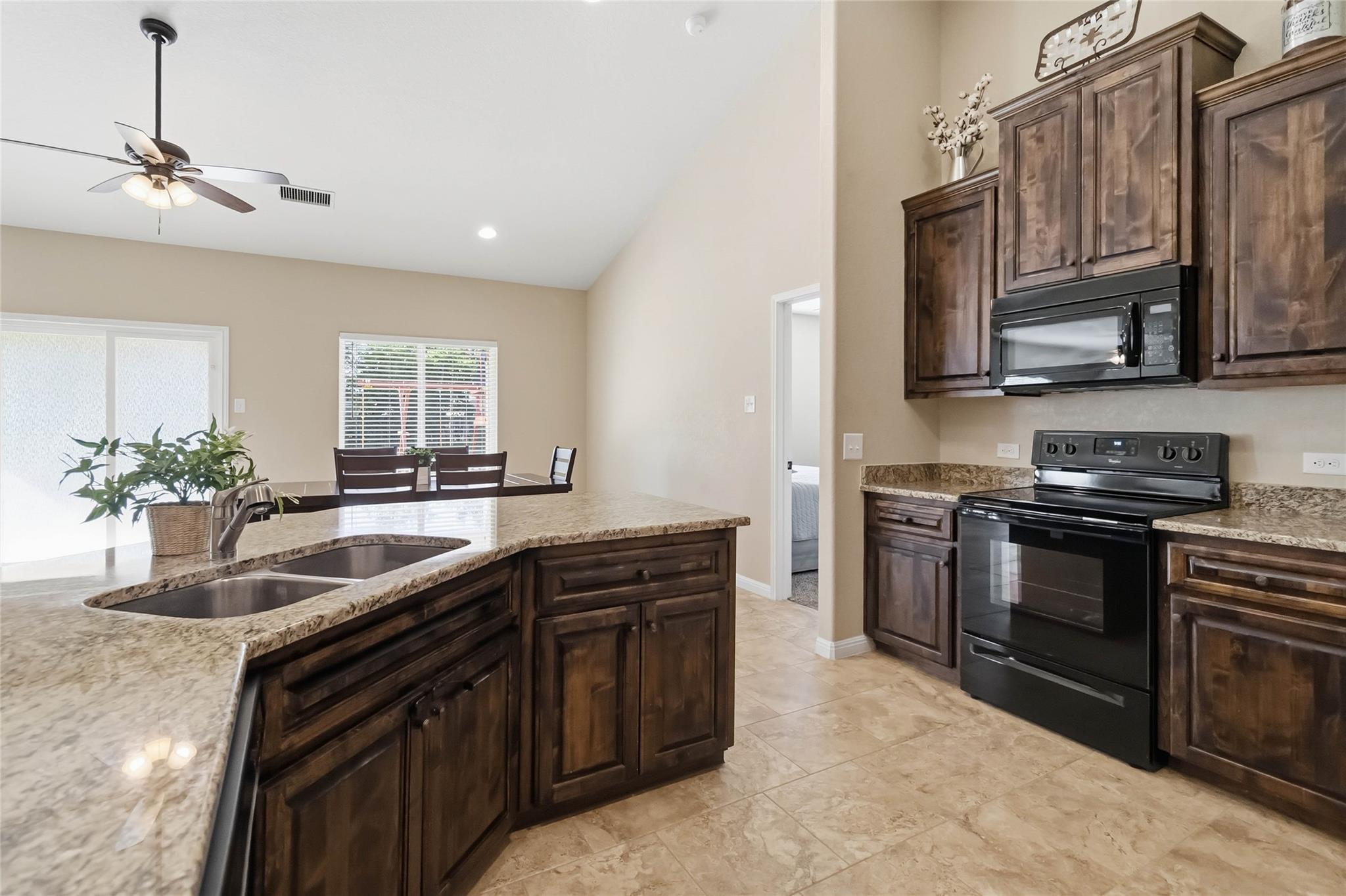 285 Hummingbird Way Martindale TX 78655