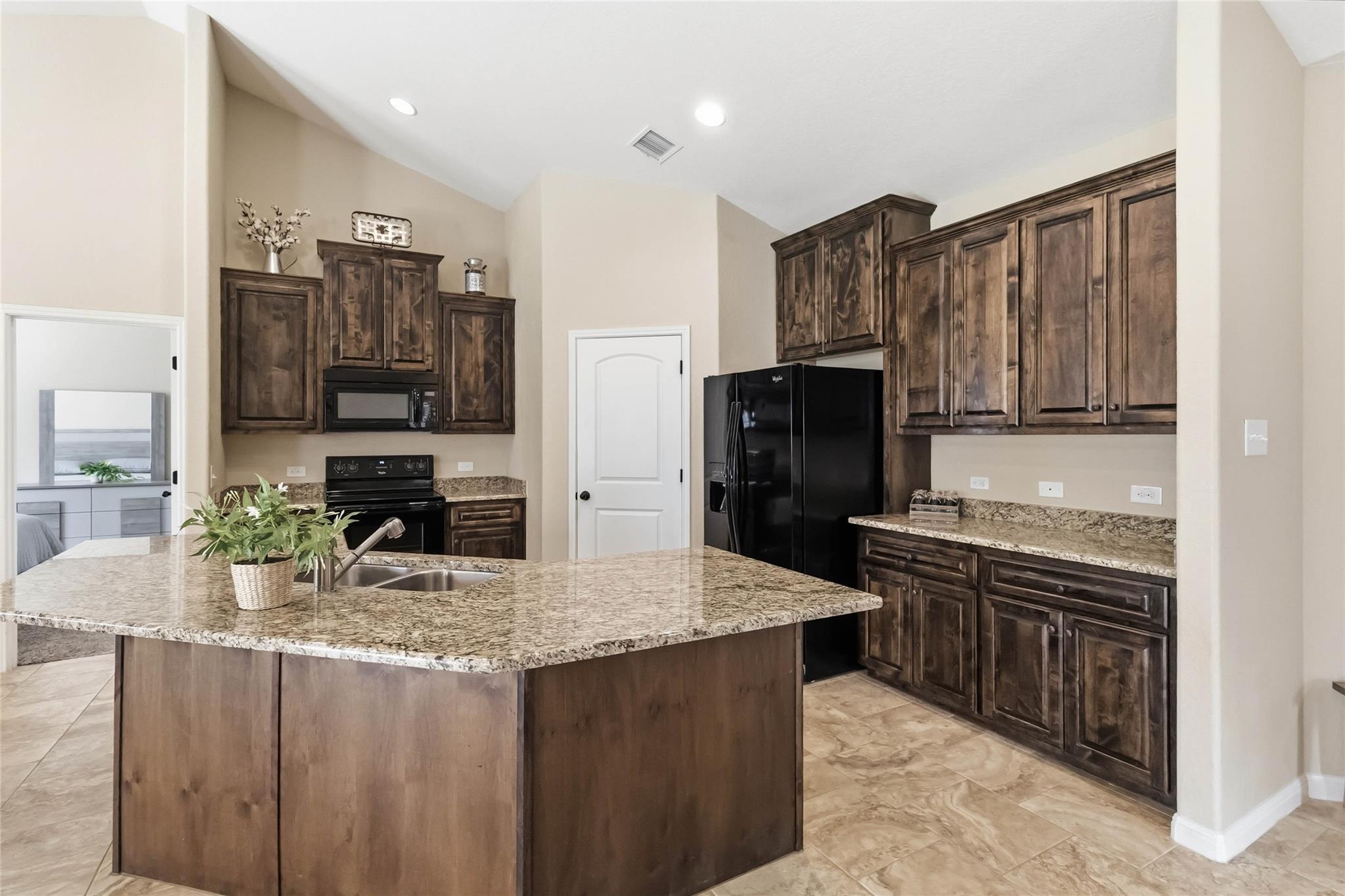 285 Hummingbird Way Martindale TX 78655