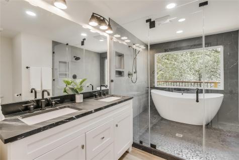 6201 Valleyview Street Lago Vista TX 78645