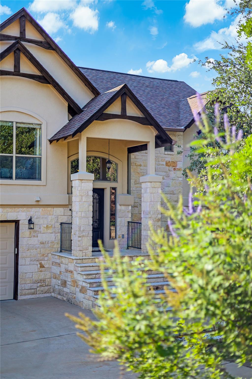 700 Augusta Circle N Point Venture TX 78645