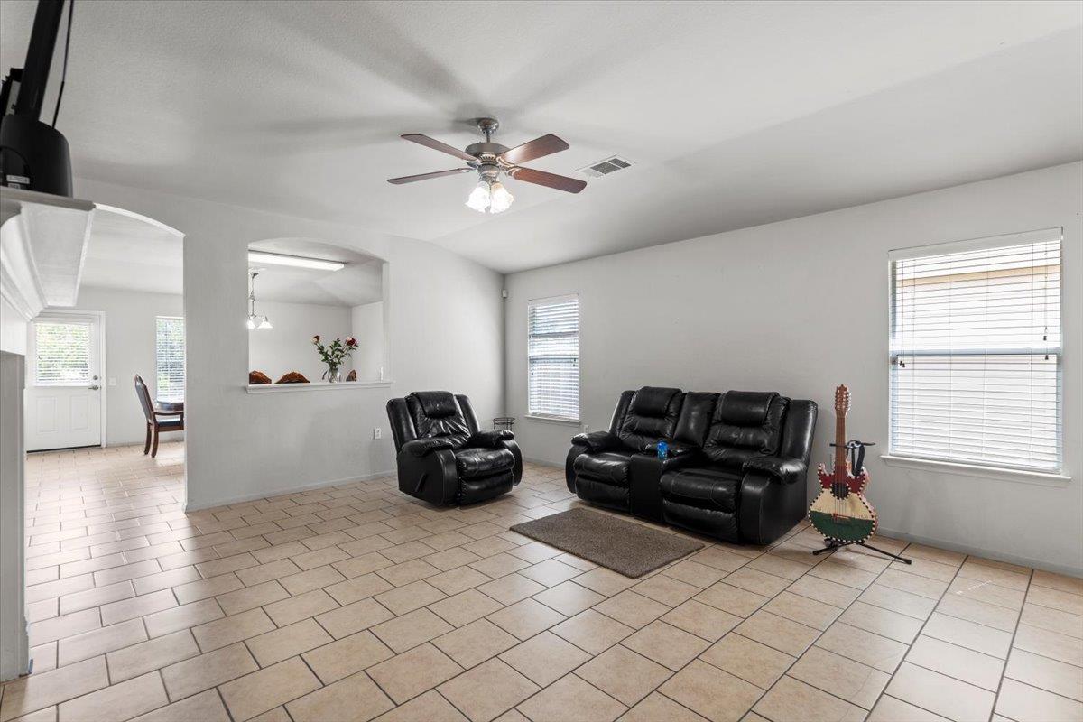 5105 Bantom Woods Bend Austin TX 78724