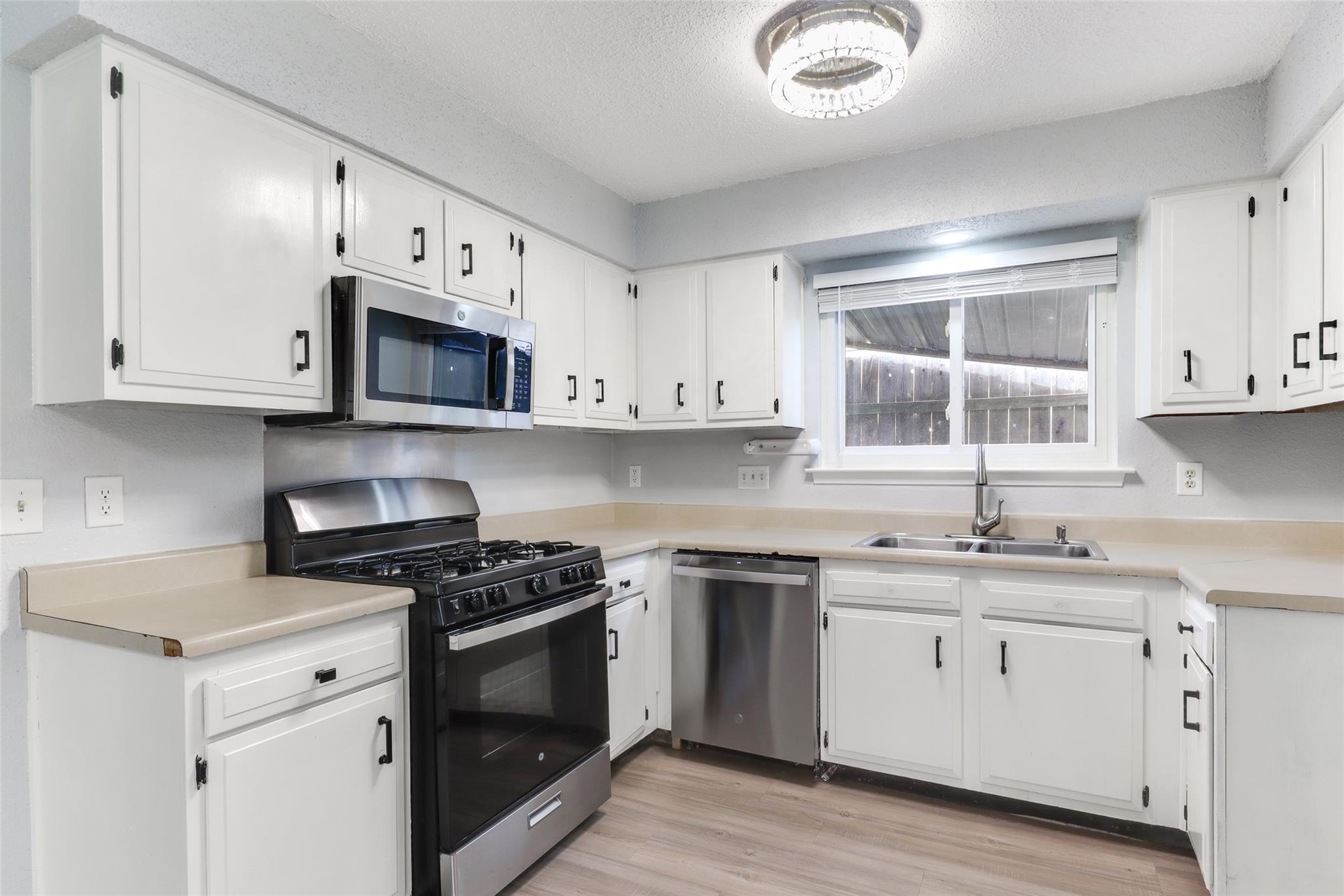 9806 Meadowheath Drive Austin TX 78729