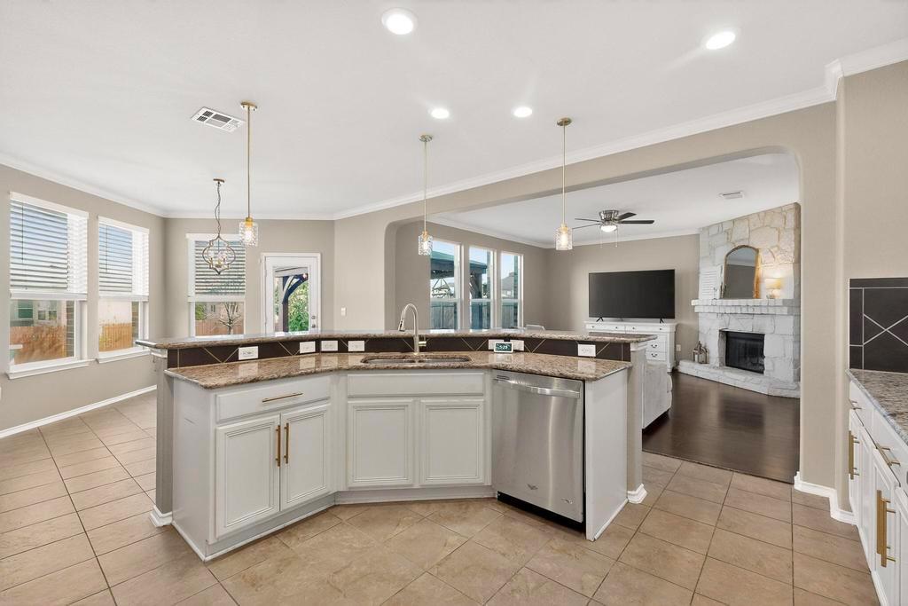 7509 Nunsland Drive Austin TX 78744