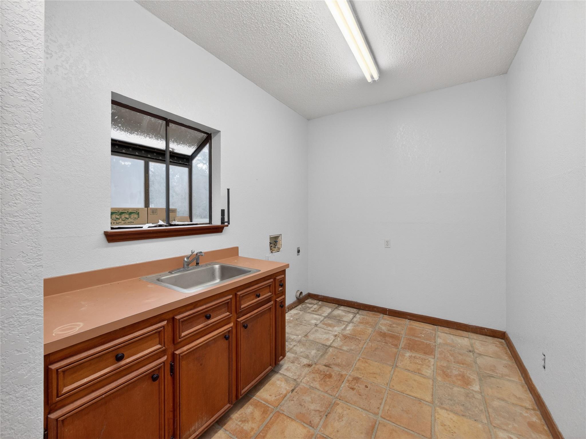 222 Indiana Road Lockhart TX 78644