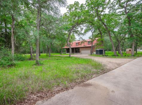 222 Indiana Road Lockhart TX 78644