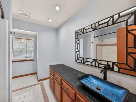 222 Indiana Road Lockhart TX 78644