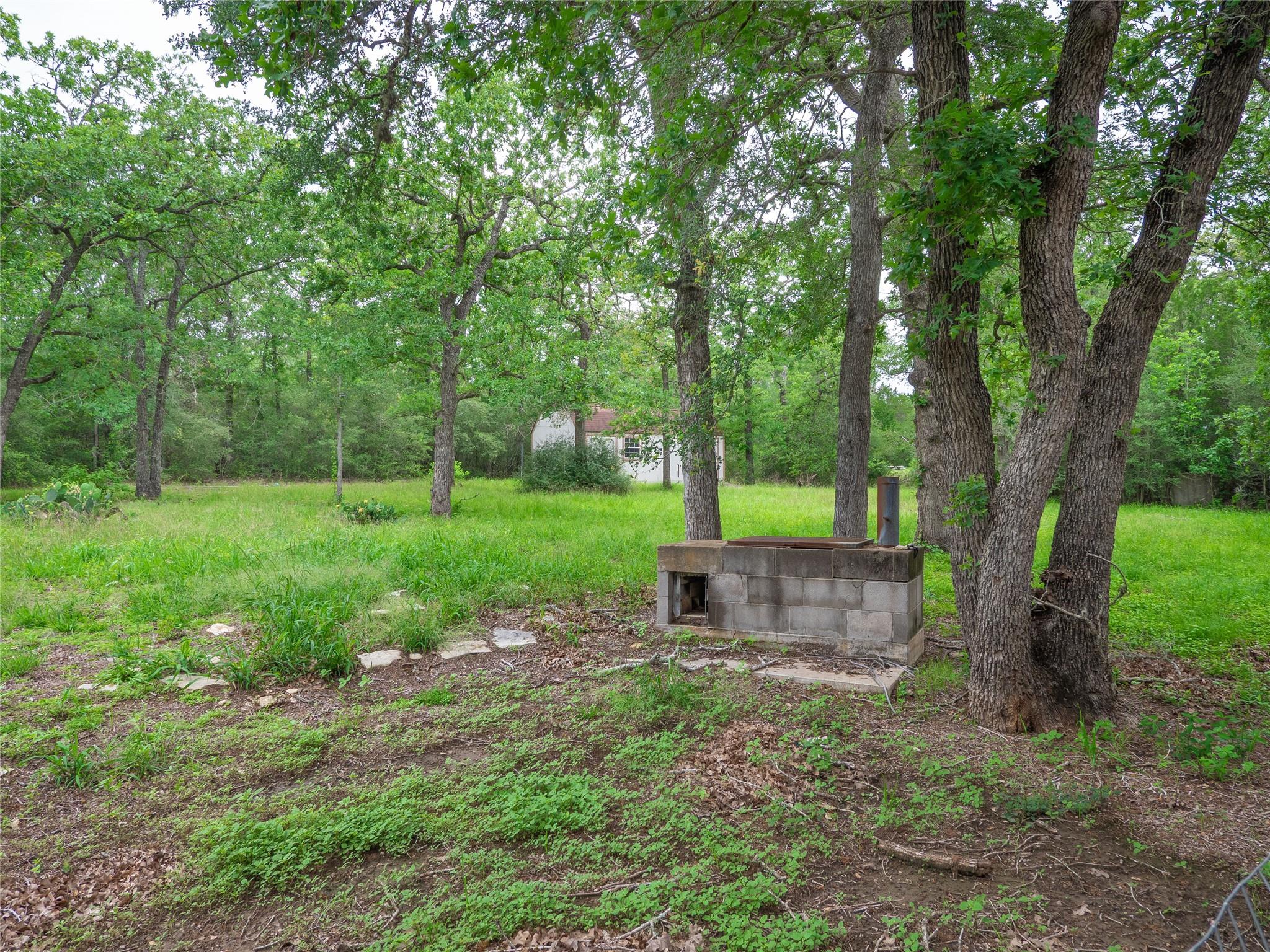 222 Indiana Road Lockhart TX 78644