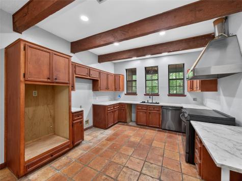 222 Indiana Road Lockhart TX 78644