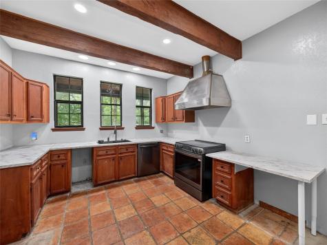 222 Indiana Road Lockhart TX 78644
