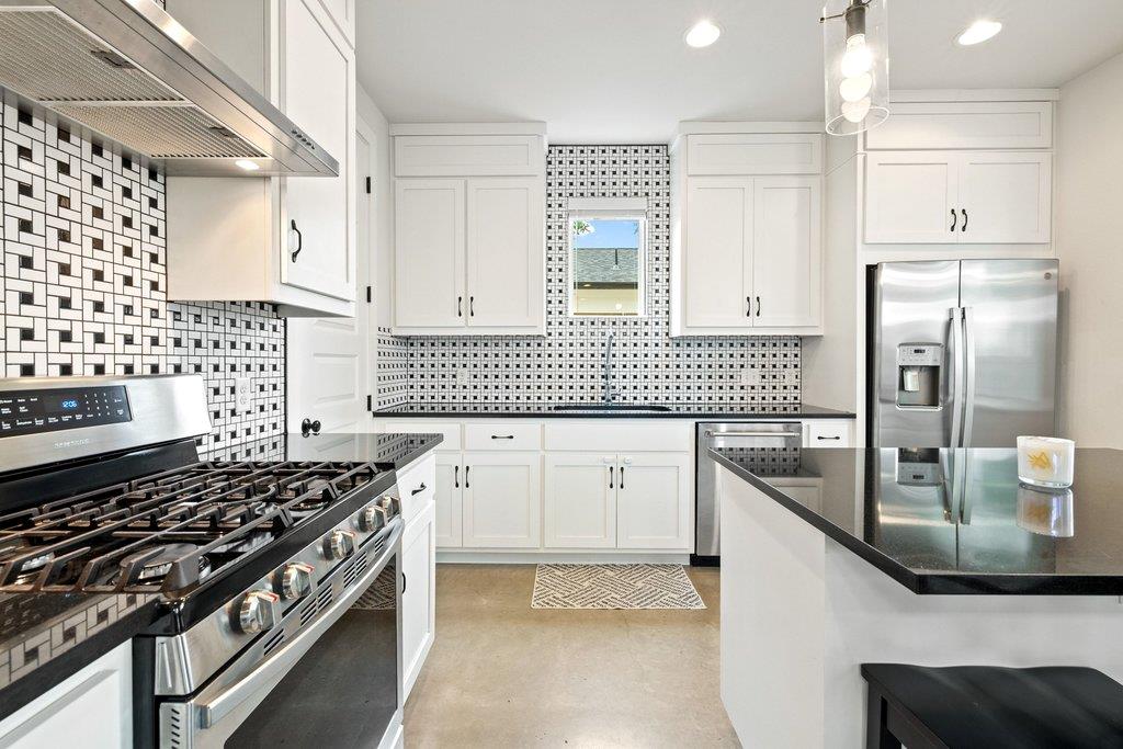 1182 Ridgeway Drive Austin TX 78702