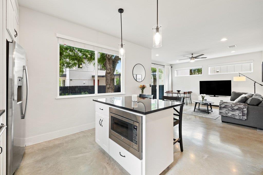 1182 Ridgeway Drive Austin TX 78702