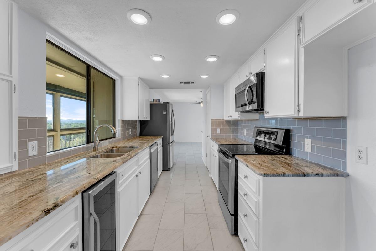 100 Semi Circle Horseshoe Bay TX 78657