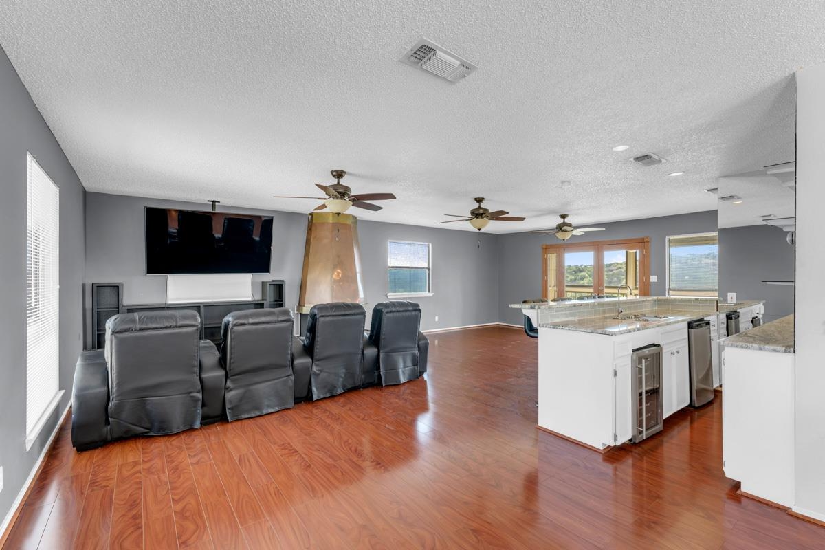 100 Semi Circle Horseshoe Bay TX 78657