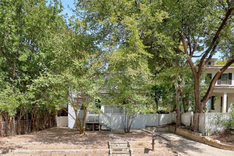 2102 E 8th Street Austin TX 78702