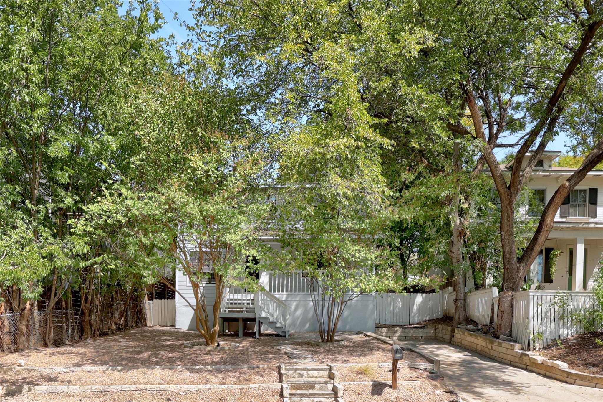2102 E 8th Street Austin TX 78702