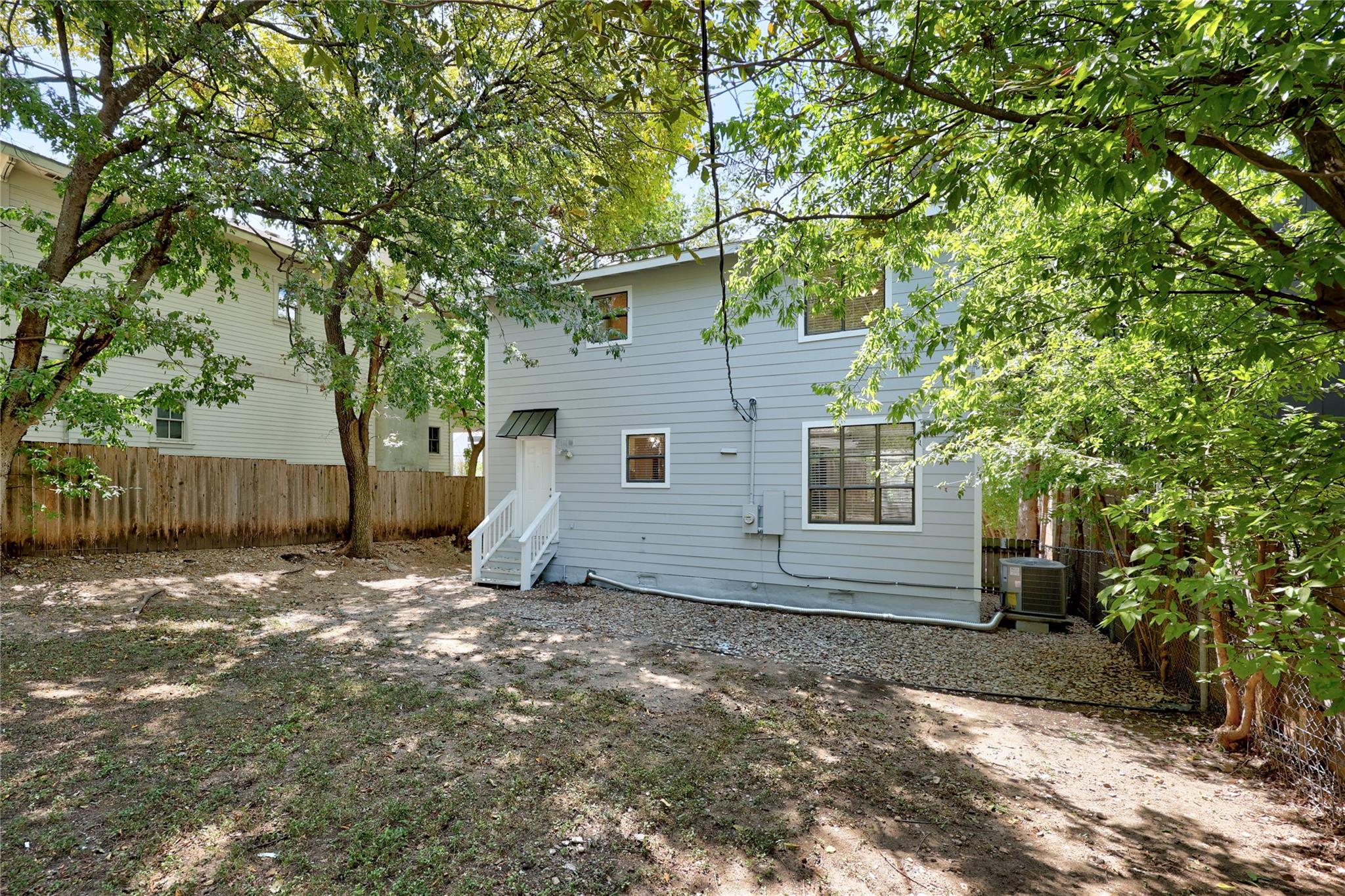 2102 E 8th Street Austin TX 78702