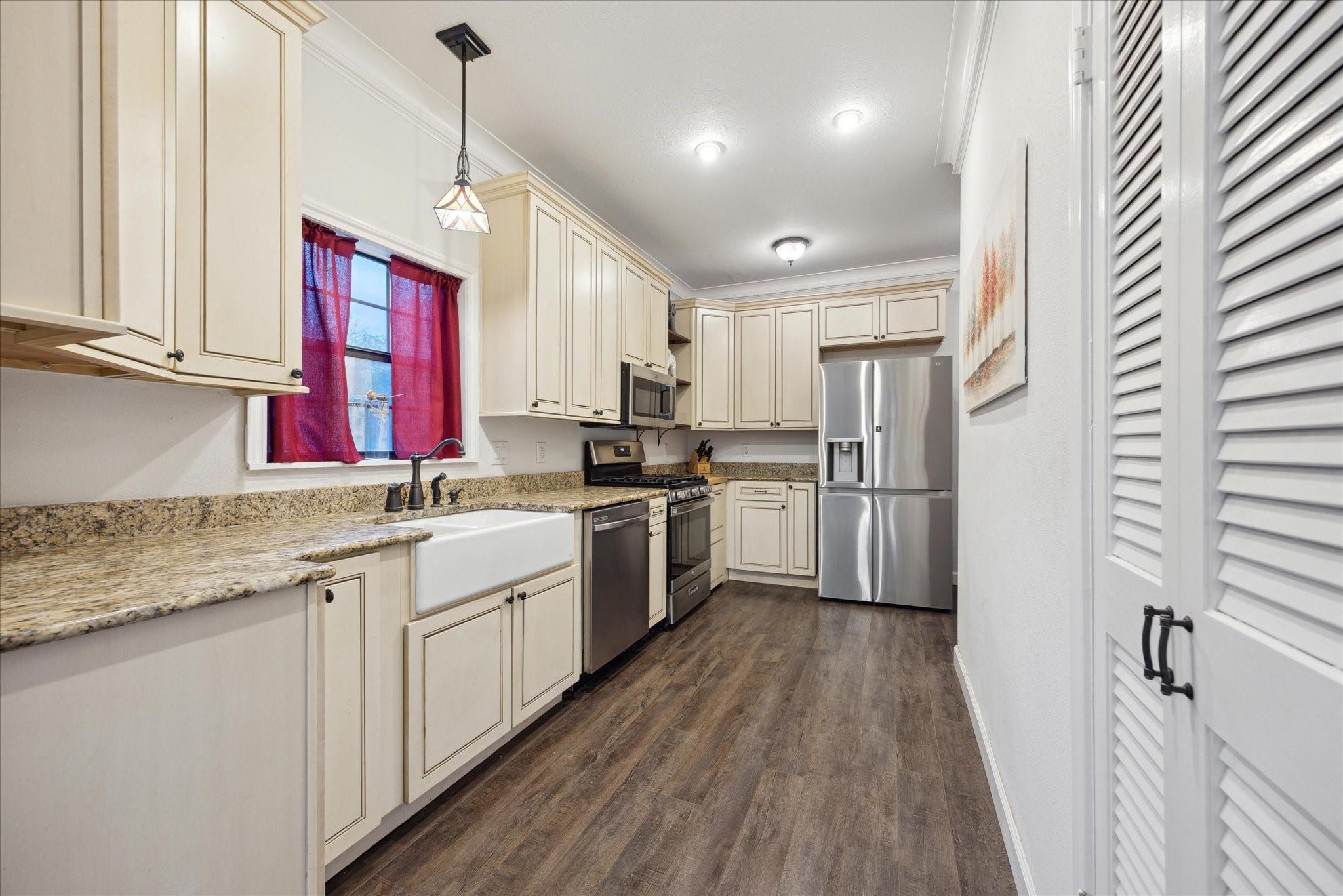 364 Ponderosa Loop Paige TX 78659