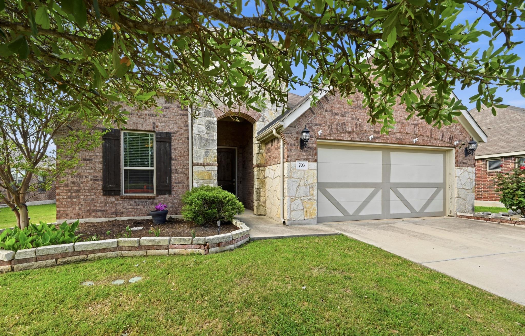 703 N Emory Cove Hutto TX 78634