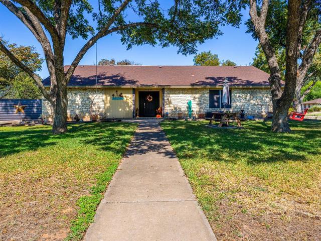 252 Meadowlakes Drive Meadowlakes TX 78654