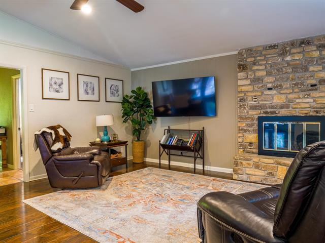252 Meadowlakes Drive Meadowlakes TX 78654