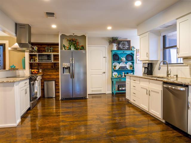 252 Meadowlakes Drive Meadowlakes TX 78654