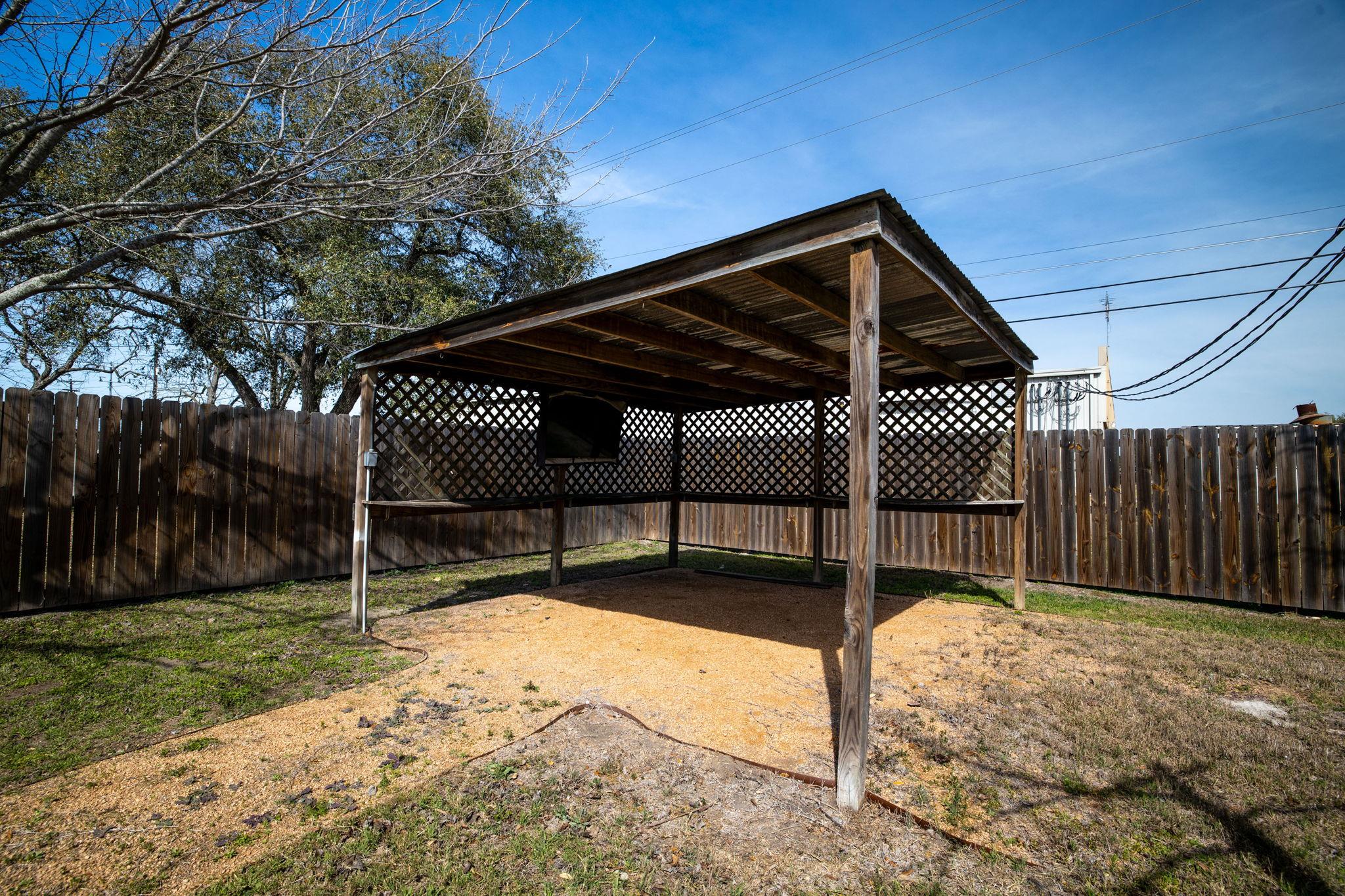 215 Paulus Street Schulenburg TX 78956