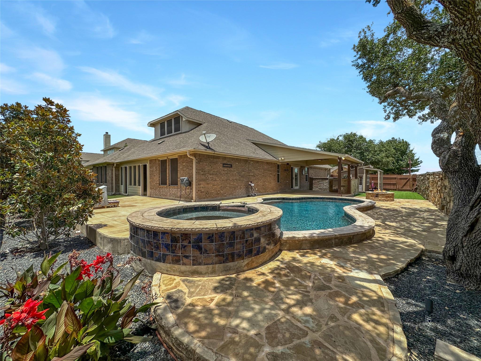 201 Arrezo Lane Georgetown TX 78628