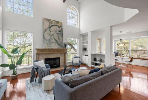 37 Waterfall Drive The Hills TX 78738