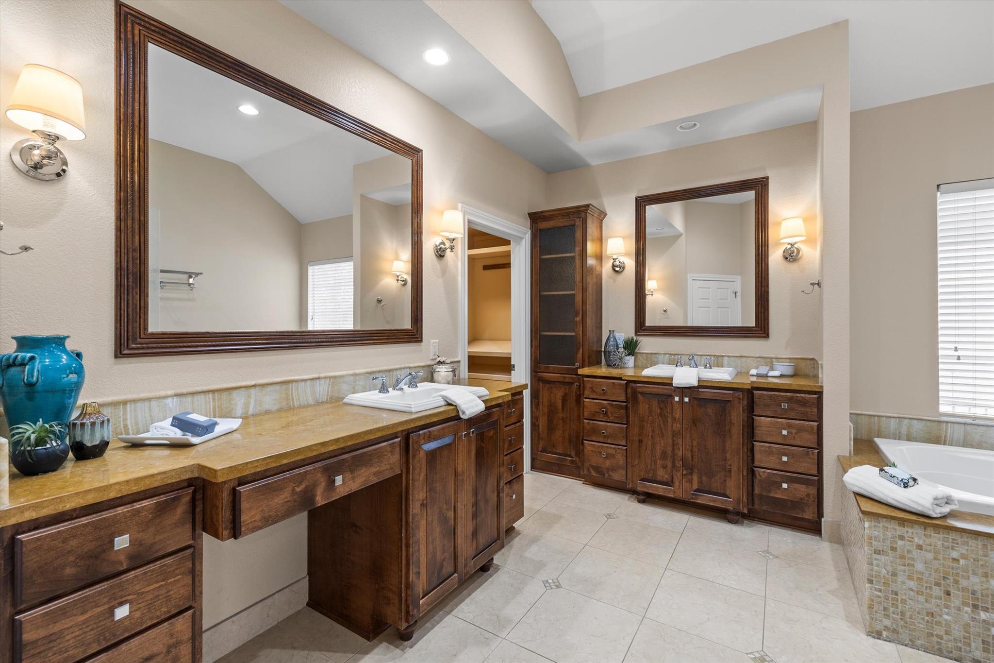 37 Waterfall Drive The Hills TX 78738