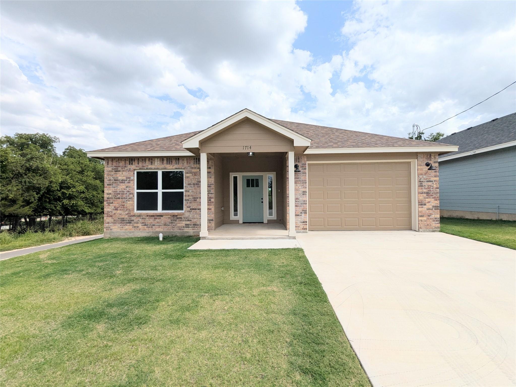 1714 E Avenue G Lampasas TX 76550
