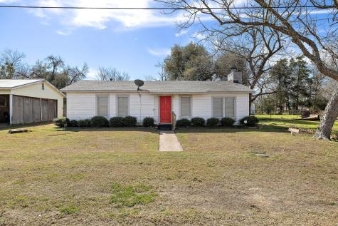 712 Vernon Street Rockdale TX 76567